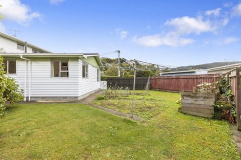 Photo of property in 5 George Street, Stokes Valley, Lower Hutt, 5019