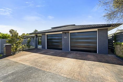 Photo of property in 40 Heta Road, Highlands Park, New Plymouth, 4312