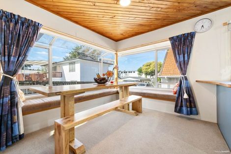 Photo of property in 2/23 The Glade S, Pukekohe, 2120