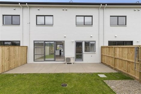 Photo of property in 16 Vincent Mcgrath Crescent, Swanson, Auckland, 0614