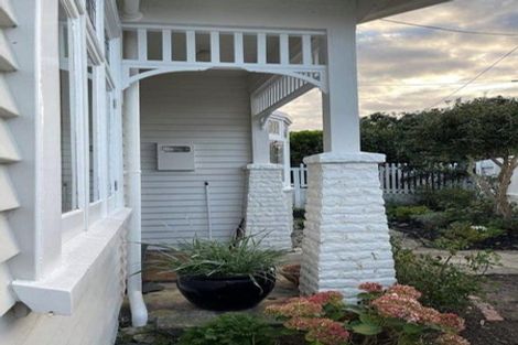 Photo of property in 57 Nevay Road, Miramar, Wellington, 6022