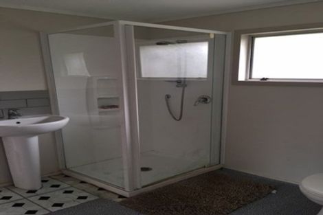 Photo of property in 33 Elliston Crescent, Stanmore Bay, Whangaparaoa, 0932