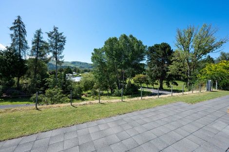 Photo of property in 2 Lakemere Way, Kinloch, Taupo, 3377