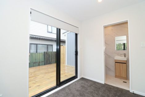 Photo of property in 14b Gulf Crest, Bucklands Beach, Auckland, 2012