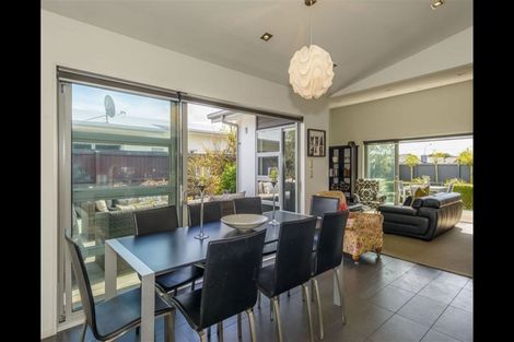 Photo of property in 29 Woodhaven Place, Parklands, Christchurch, 8083