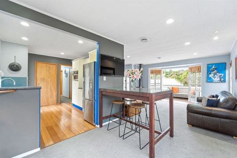 Photo of property in 43 Cranston Street, Torbay, Auckland, 0632