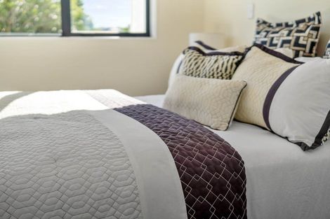 Photo of property in 8b Deuxberry Avenue, Northcote, Auckland, 0627