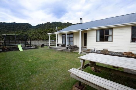 Photo of property in 9 Baillie Place, Cobden, Greymouth, 7802