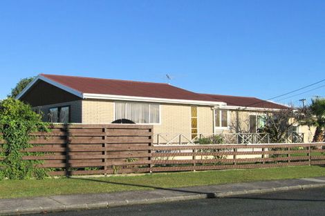 Photo of property in 49 Doment Crescent, Orewa, 0931