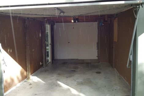 Photo of property in 23 Trias Road, Totara Vale, Auckland, 0629