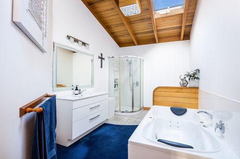 Photo of property in 50 Whiteley Street, Moturoa, New Plymouth, 4310