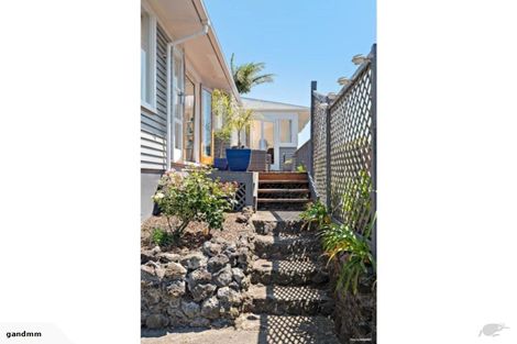 Photo of property in 90 Gloria Avenue, Te Atatu Peninsula, Auckland, 0610