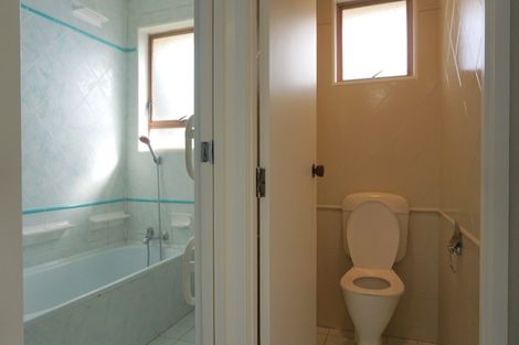 Photo of property in 3/38 Ballater Place, Highland Park, Auckland, 2010