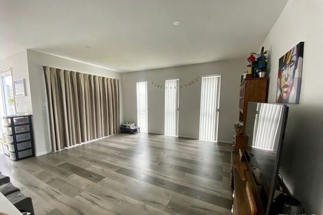 Photo of property in 11 Raymond Grace Avenue, Huapai, Kumeu, 0810