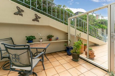 Photo of property in Jerningham Apartments, 20 Oriental Terrace, Oriental Bay, Wellington, 6011