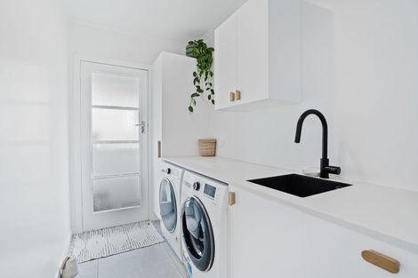 Photo of property in 2 Parahaki Street, Regent, Whangarei, 0112