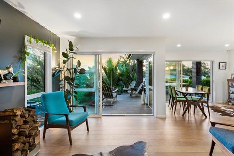 Photo of property in 2 Miran Lane, Red Beach, 0932