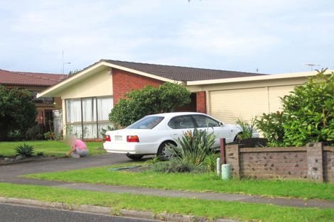 Photo of property in 11 Jillteresa Crescent, Half Moon Bay, Auckland, 2012