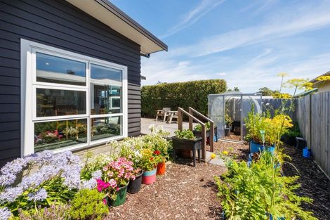 Photo of property in 2b Alton Place, Hokowhitu, Palmerston North, 4410