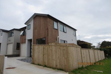 Photo of property in 49a Prince Regent Drive, Half Moon Bay, Auckland, 2012