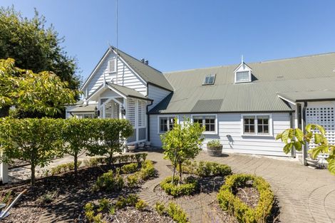 Photo of property in 2 Sealy Road, Bluff Hill, Napier, 4110