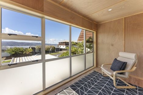 Photo of property in 5 Stanhope Grove, Korokoro, Lower Hutt, 5012