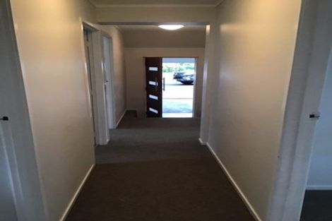 Photo of property in 14 Eugen Place, Bayview, Auckland, 0629
