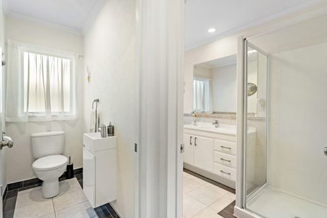 Photo of property in 1 Zara Court, Flat Bush, Auckland, 2016