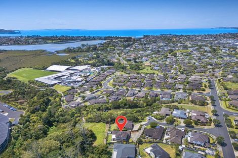 Photo of property in 7 Kingtide Place, Red Beach, 0932