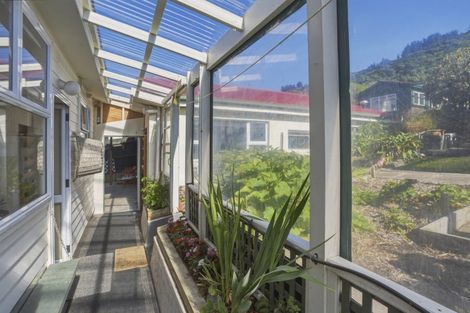Photo of property in 11 Monowai Road, Ravensbourne, Dunedin, 9022