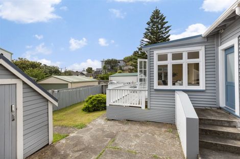 Photo of property in 102 Wexford Road, Miramar, Wellington, 6022