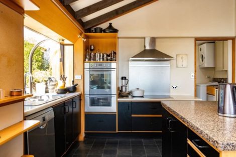 Photo of property in 27 Muritai Crescent, Havelock North, 4130