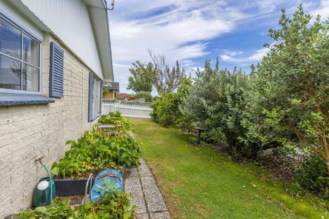 Photo of property in 36 Sylvan Avenue, Waikanae, 5036