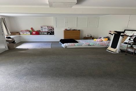 Photo of property in 2/17 Paris Place, Birkenhead, Auckland, 0626