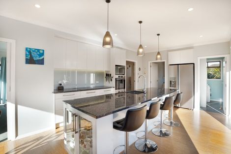 Photo of property in 51 Oxford Street, Tawa, Wellington, 5028