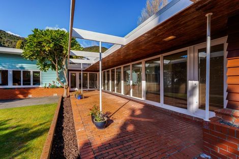 Photo of property in 36 Norton Park Avenue, Fairfield, Lower Hutt, 5011