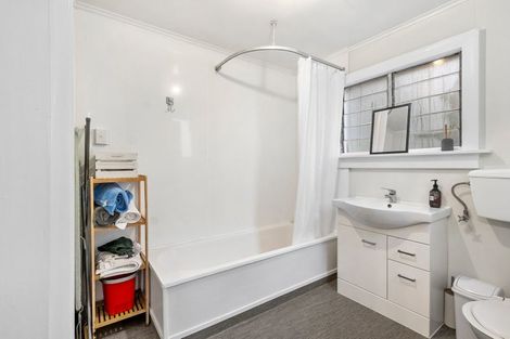 Photo of property in 2 Royal Terrace, Dunedin Central, Dunedin, 9016