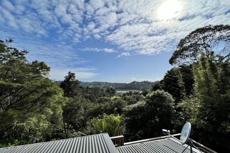 Photo of property in 65 Laingholm Drive, Laingholm, Auckland, 0604