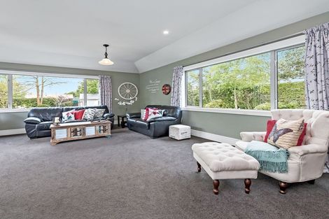 Photo of property in 8 Cross Street, Coalgate, 7673