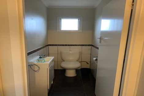 Photo of property in 2/20 Hutchinsons Road, Bucklands Beach, Auckland, 2014