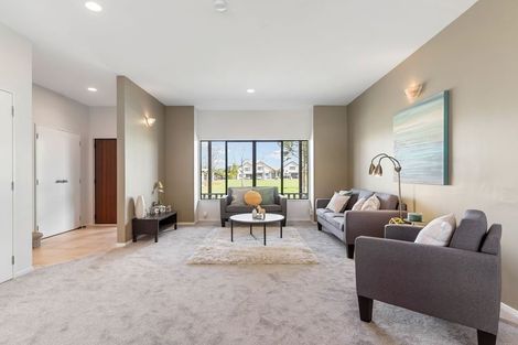 Photo of property in 3/8 Tuscany Way, Te Atatu Peninsula, Auckland, 0610