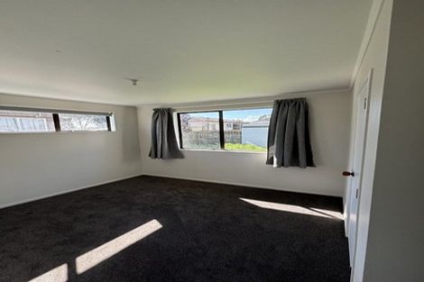 Photo of property in 2/9 Sparrow Place, Weymouth, Auckland, 2103