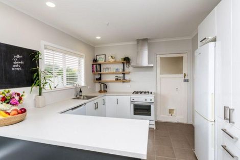 Photo of property in 24 Cowling Road, Hurdon, New Plymouth, 4310