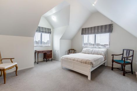 Photo of property in 14 Seaglen Place, Botany Downs, Auckland, 2010