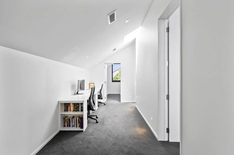 Photo of property in 27 Idris Road, Fendalton, Christchurch, 8052