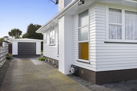 Photo of property in 42 Reid Avenue, Hawera, 4610