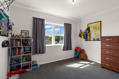 Photo of property in 16 Bledisloe Street, Levin, 5510