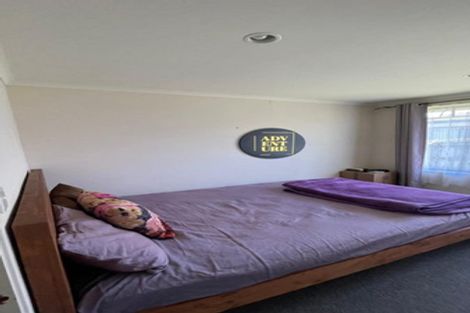 Photo of property in 13 De Havilland Drive, Goodwood Heights, Auckland, 2105