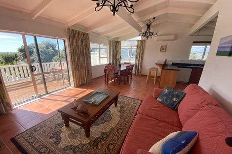 Photo of property in 104 Field Way, Waikanae Beach, Waikanae, 5036