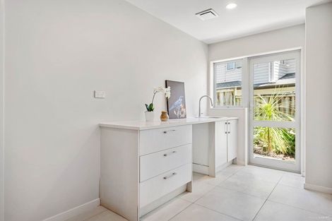 Photo of property in 29 Corricvale Way, Northcross, Auckland, 0630